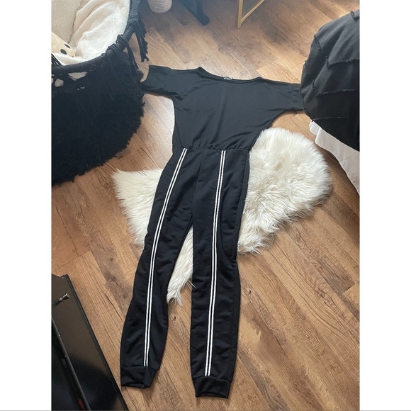 PRETTYLITTLETHING Black Loop Back Sports Striped Jumpsuit - Picture 2 of 3